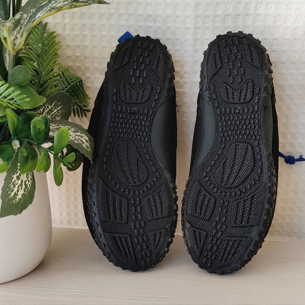 💰Easy USA Wave Water Shoes, Black/Royal Blue Size 13